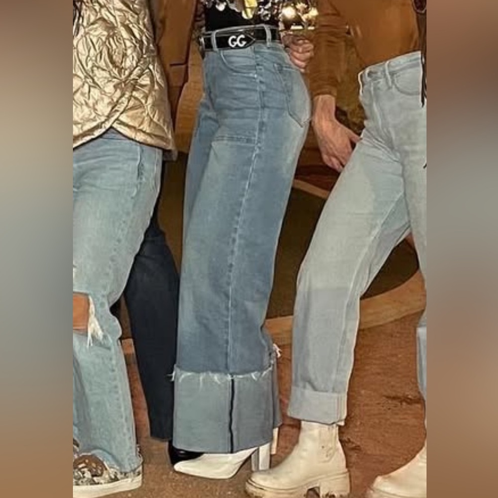Wide-Leg Jeans